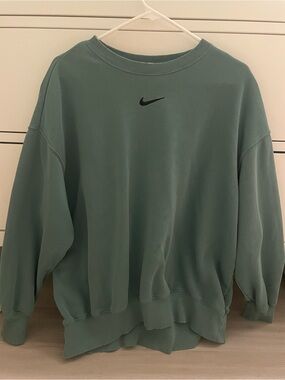 Nike   Crewneck Sweatshirt in Sage Green